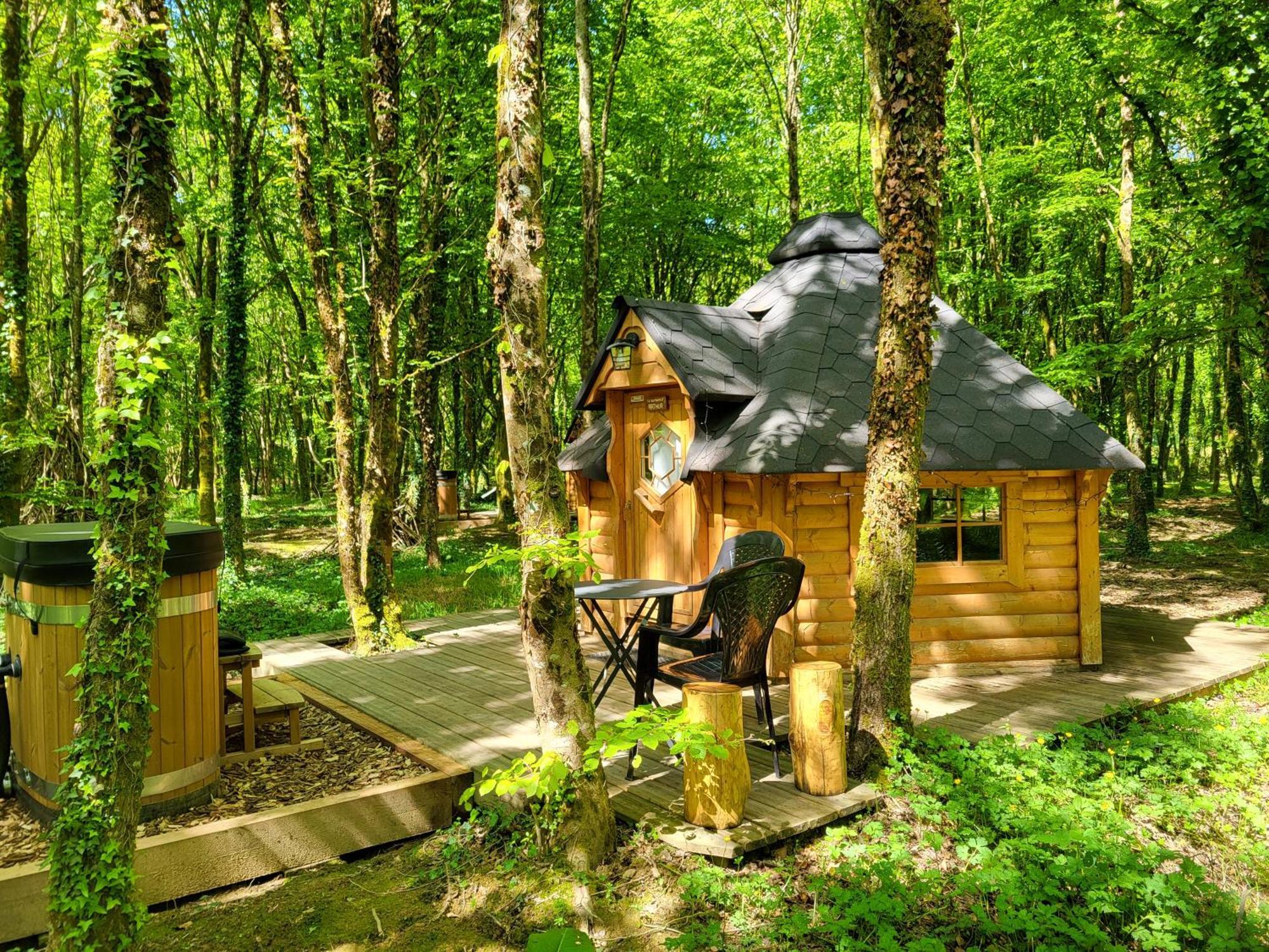 Le Domaine Insolite De Broceliande Paimpont Exterior photo
