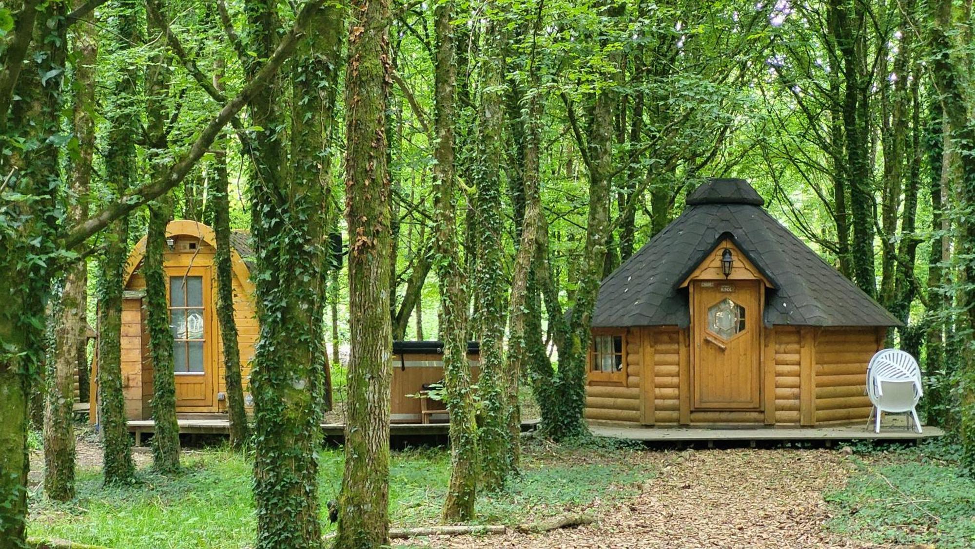 Le Domaine Insolite De Broceliande Paimpont Exterior photo