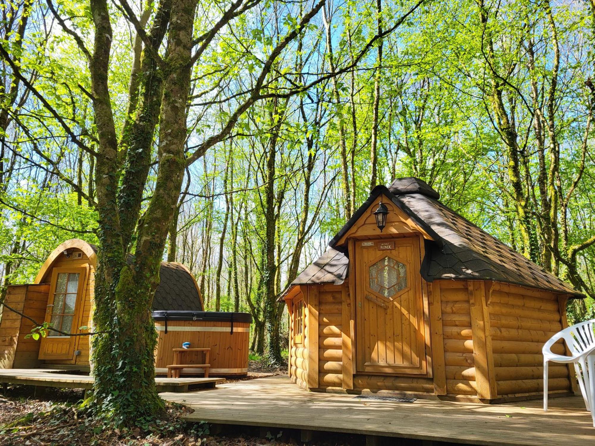 Le Domaine Insolite De Broceliande Paimpont Exterior photo