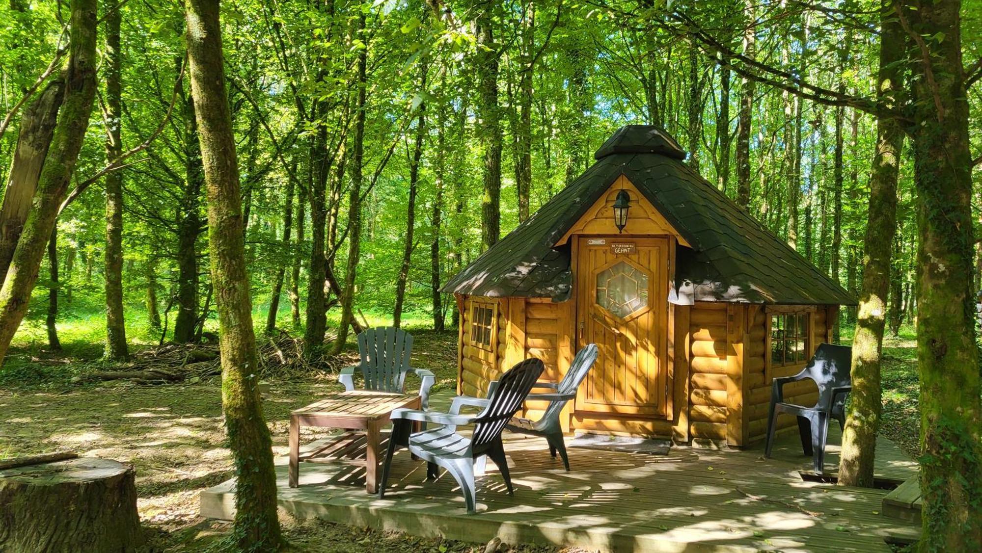 Le Domaine Insolite De Broceliande Paimpont Exterior photo