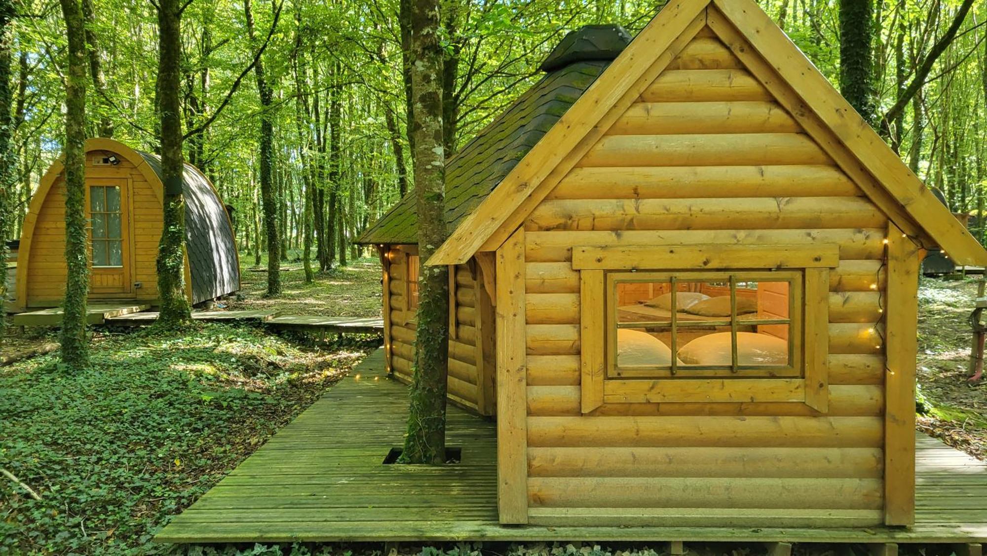 Le Domaine Insolite De Broceliande Paimpont Exterior photo