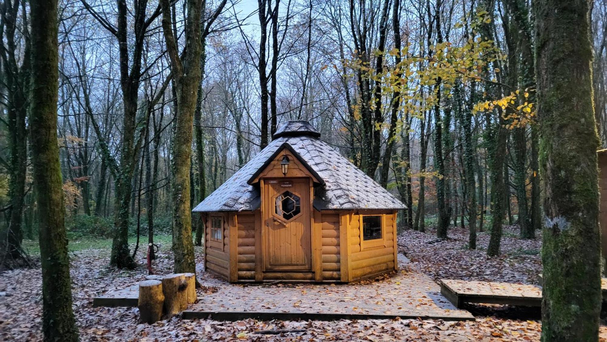 Le Domaine Insolite De Broceliande Paimpont Exterior photo