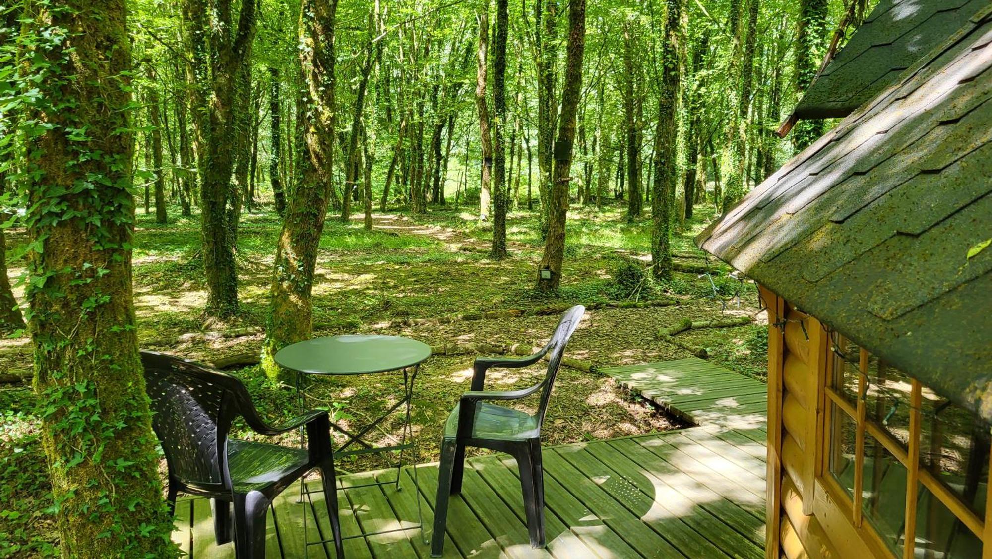 Le Domaine Insolite De Broceliande Paimpont Exterior photo