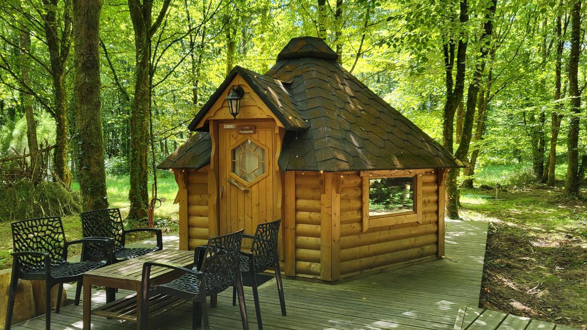 Le Domaine Insolite De Broceliande Paimpont Exterior photo