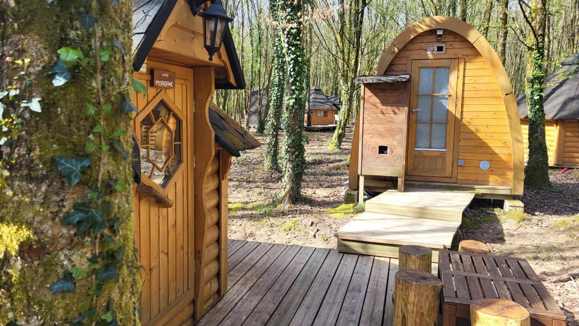 Le Domaine Insolite De Broceliande Paimpont Exterior photo